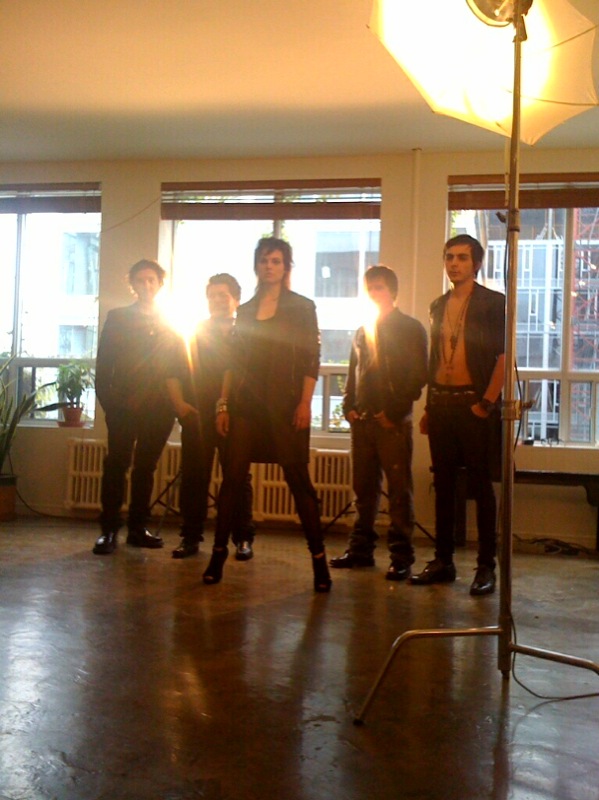 Militis Rue in a sunlit rehearsal room